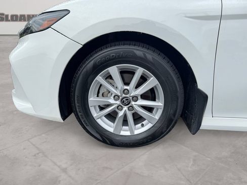 Used 2025 Toyota Camry LE FWD image 14