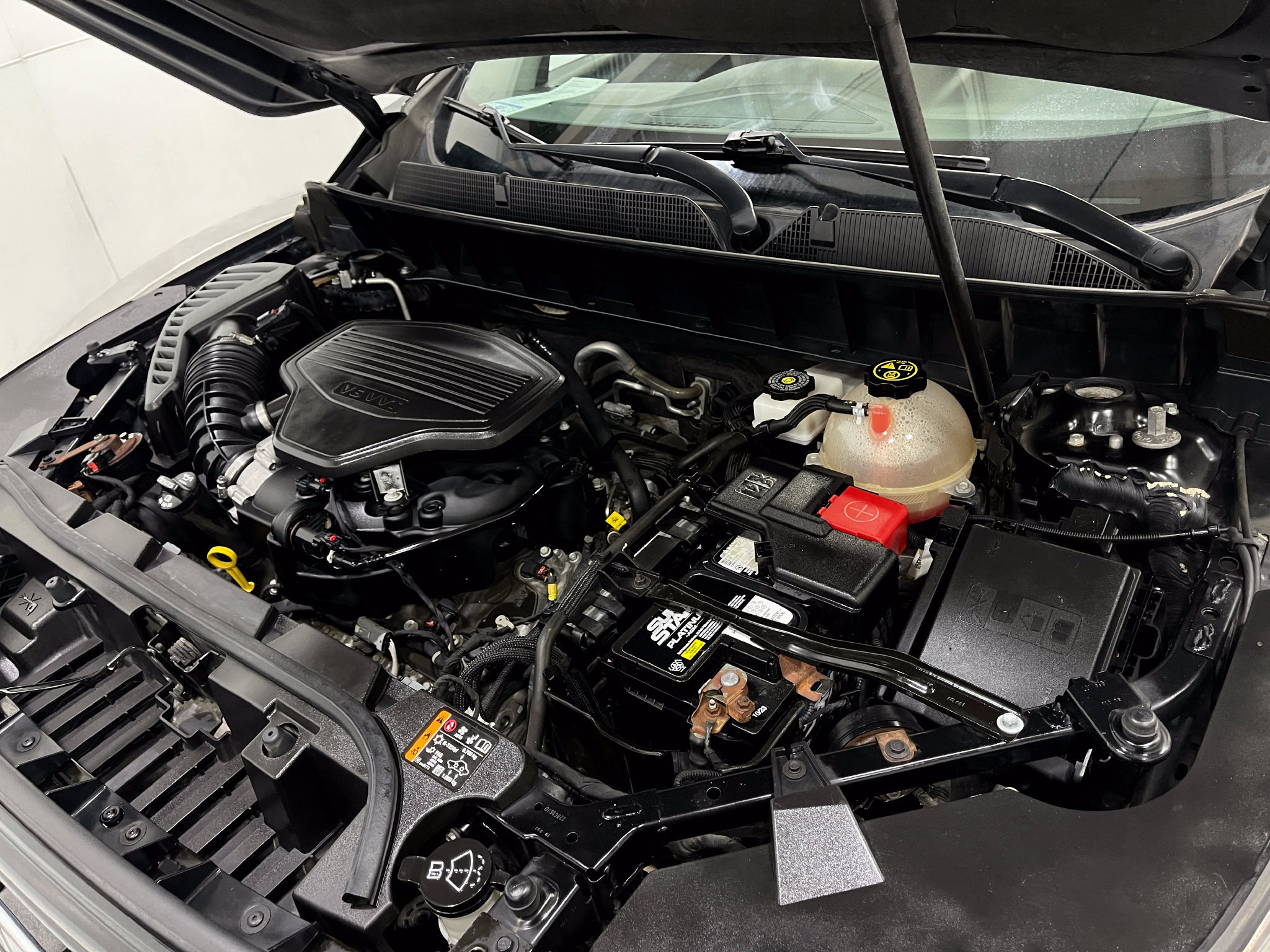 Used 2019 GMC Acadia SLT w/ Black Edition FWD image 28