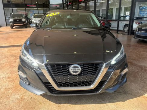 Used 2019 Nissan Altima 2.5 SR image 2