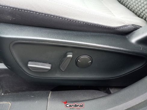 Used 2020 Ford Escape SE image 22