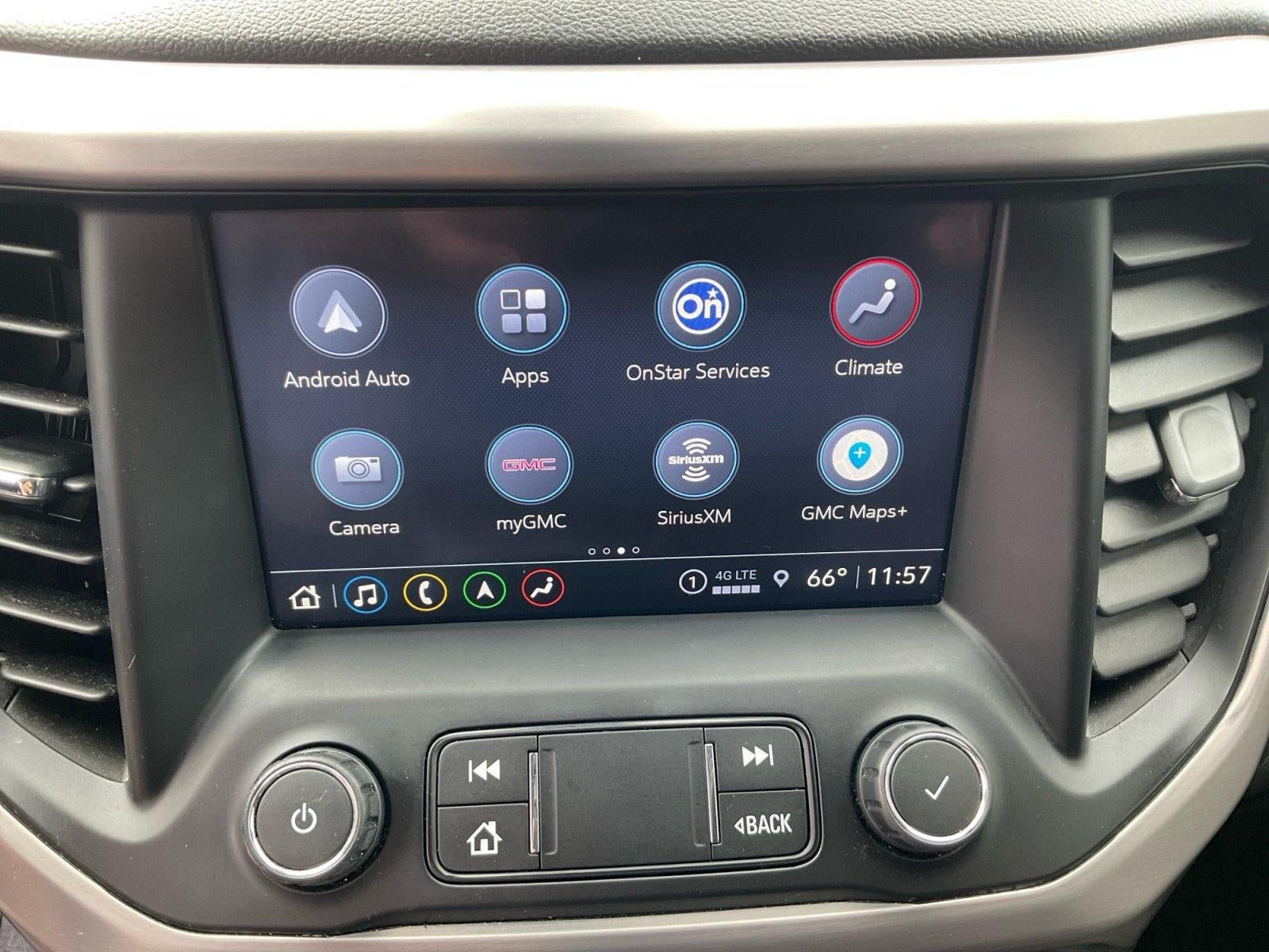 Used 2022 GMC Acadia AT4 w/ Technology Package AWD/4WD image 18
