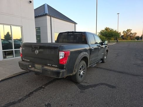 Used 2021 Nissan Titan SV w/ SV Convenience Package AWD/4WD image 4