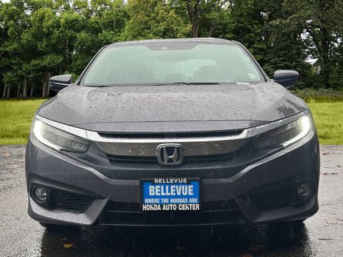 Used 2016 Honda Civic Touring image 2