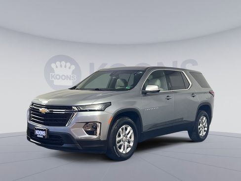 Used 2023 Chevrolet Traverse LS w/ Safety Package image 1