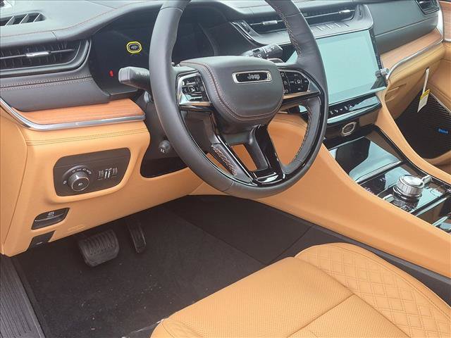 New 2027 Jeep Grand Cherokee Summit AWD/4WD image 3