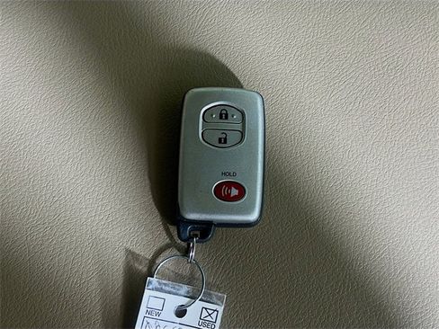 Used 2018 Toyota 4Runner Limited image 32