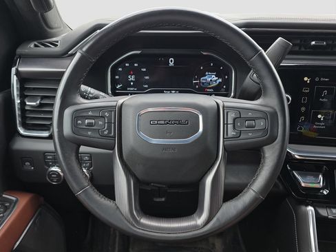 Used 2025 GMC Sierra 2500 Denali Ultimate w/ Max Trailering Package AWD/4WD image 9