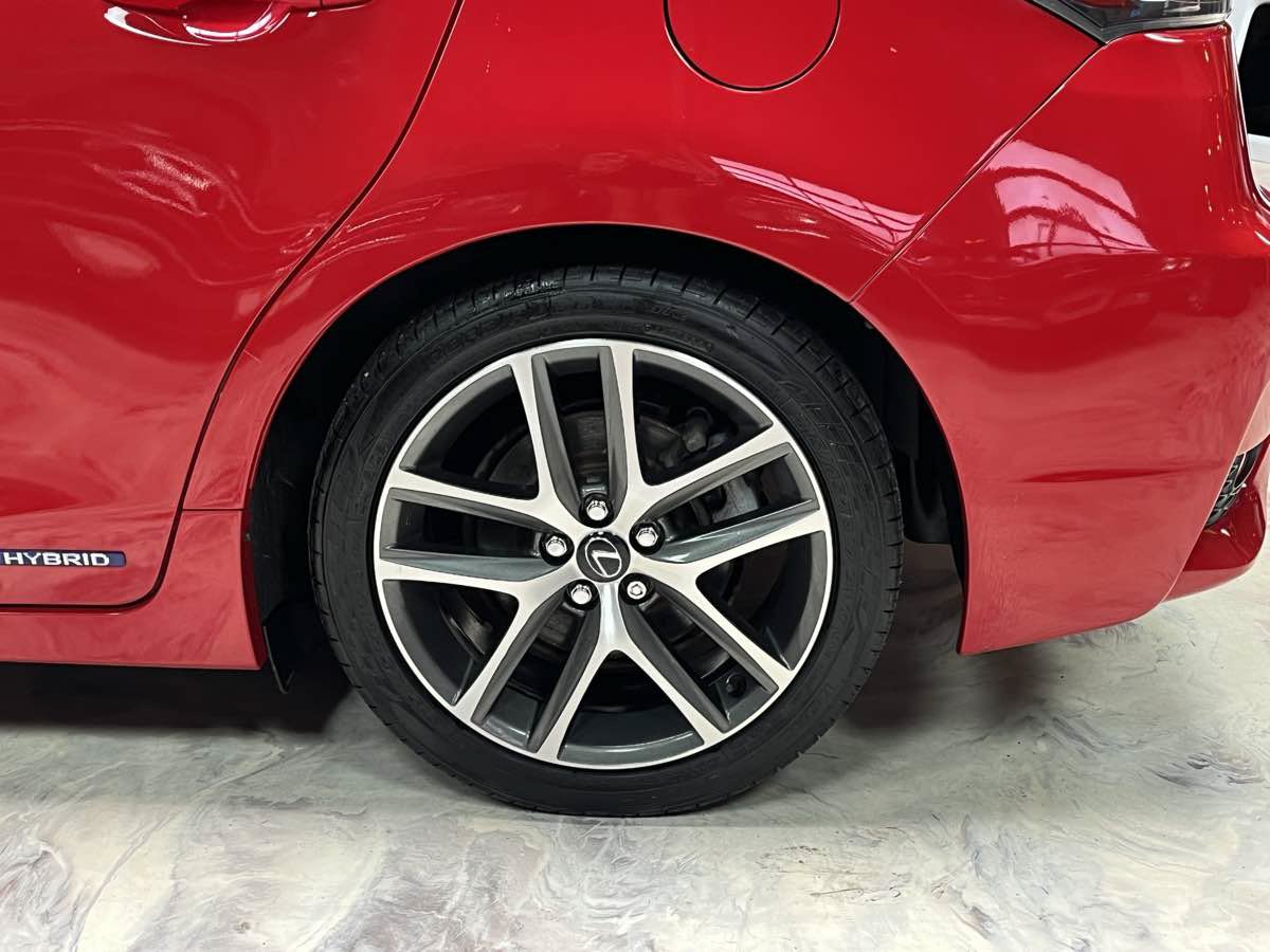 Used 2017 Lexus CT 200h FWD image 29