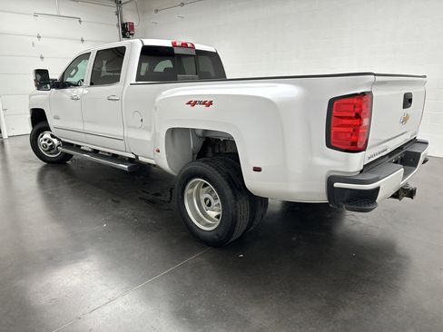 Used 2019 Chevrolet Silverado 3500 High Country w/ Duramax Plus Package image 8