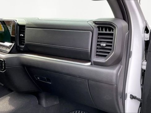 Used 2025 Chevrolet Silverado 2500 LT w/ Convenience Package image 18