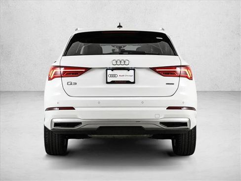 Used 2023 Audi Q3 2.0T Premium w/ Convenience Package AWD/4WD image 7