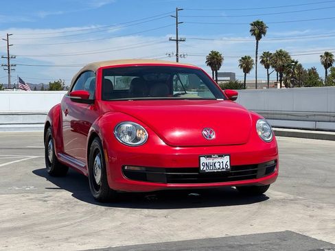 Used 2013 Volkswagen Beetle 2.5 FWD image 3