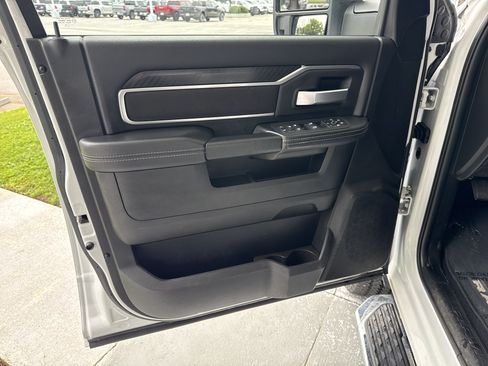 Used 2025 RAM 2500 Big Horn AWD/4WD image 13
