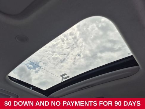 Used 2025 Hyundai Venue SEL FWD image 24