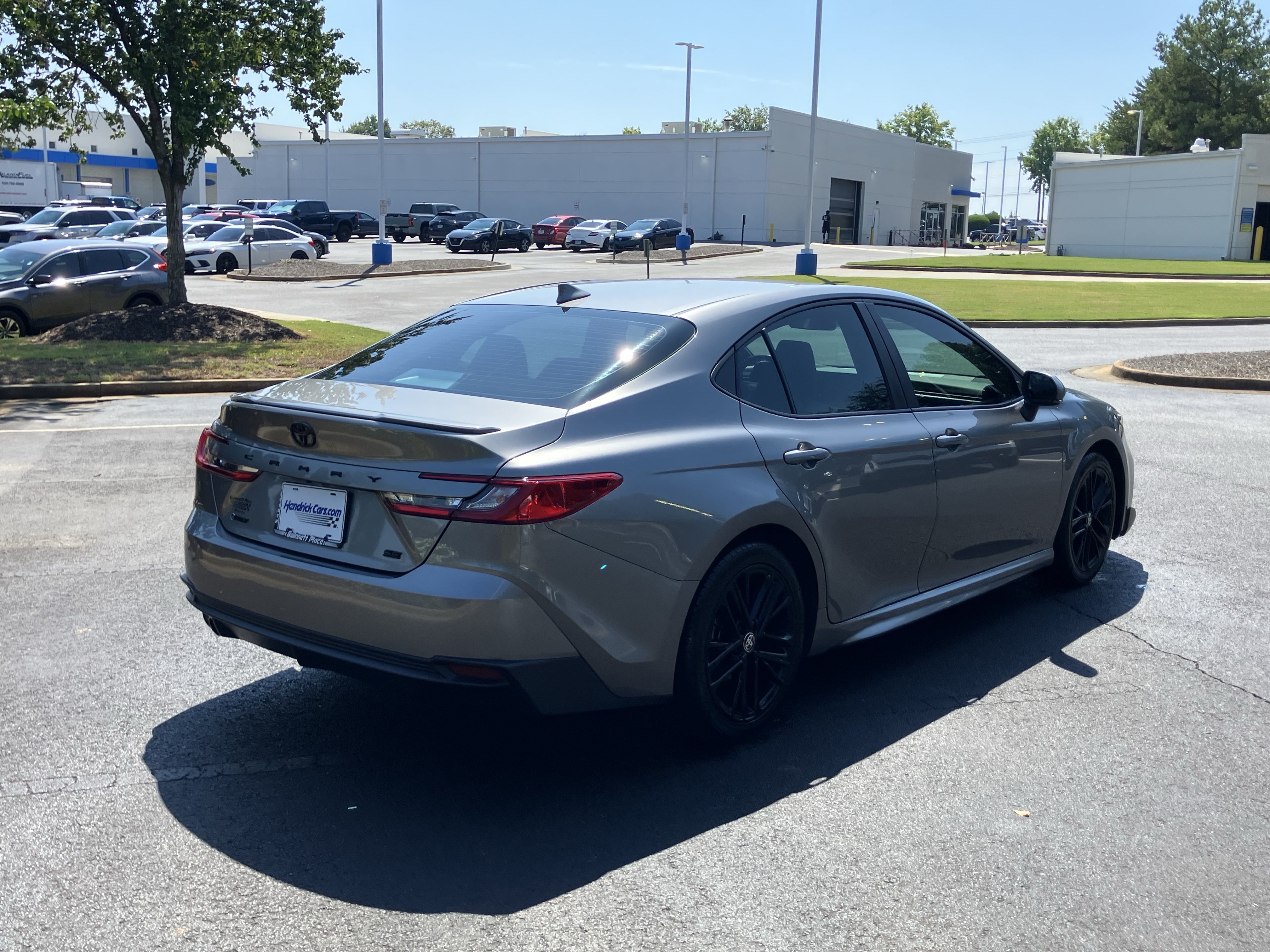 Used 2025 Toyota Camry SE FWD image 10
