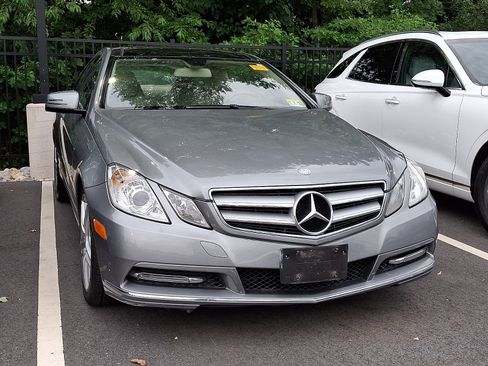 Used 2013 Mercedes-Benz E 350 4MATIC Coupe image 2
