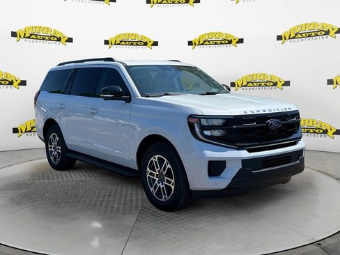 New 2026 Ford Expedition Active RWD image 8