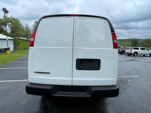 Certified 2021 Chevrolet Express 3500 w/ Driver Convenience Package RWD image 4