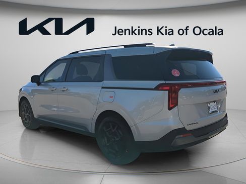 New 2026 Kia Carnival SX w/ SX Dark Edition Package FWD image 5