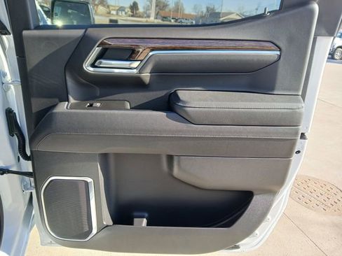 New 2026 GMC Sierra 1500 SLE w/ Preferred Package AWD/4WD image 18