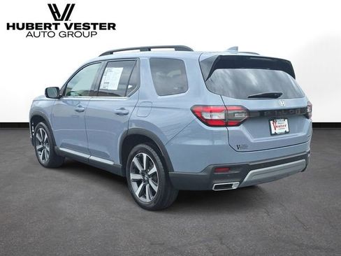 Used 2025 Honda Pilot Touring image 8