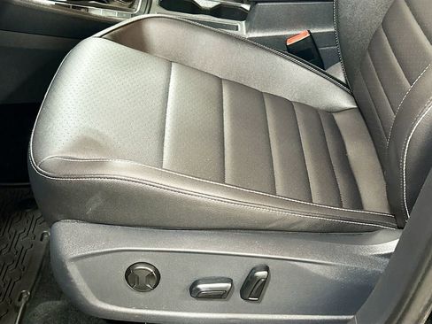 Used 2024 Volkswagen Jetta SE image 16