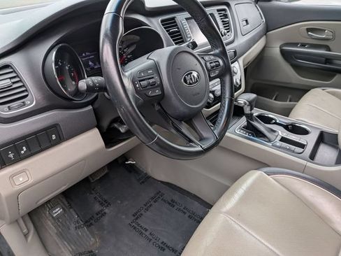 Used 2020 Kia Sedona EX FWD image 11