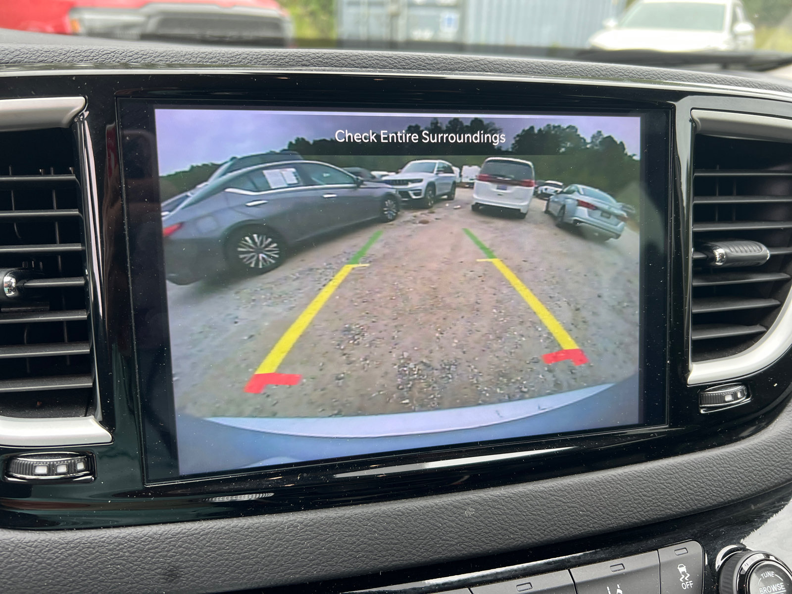 Used 2024 Chrysler Pacifica Touring-L FWD image 28