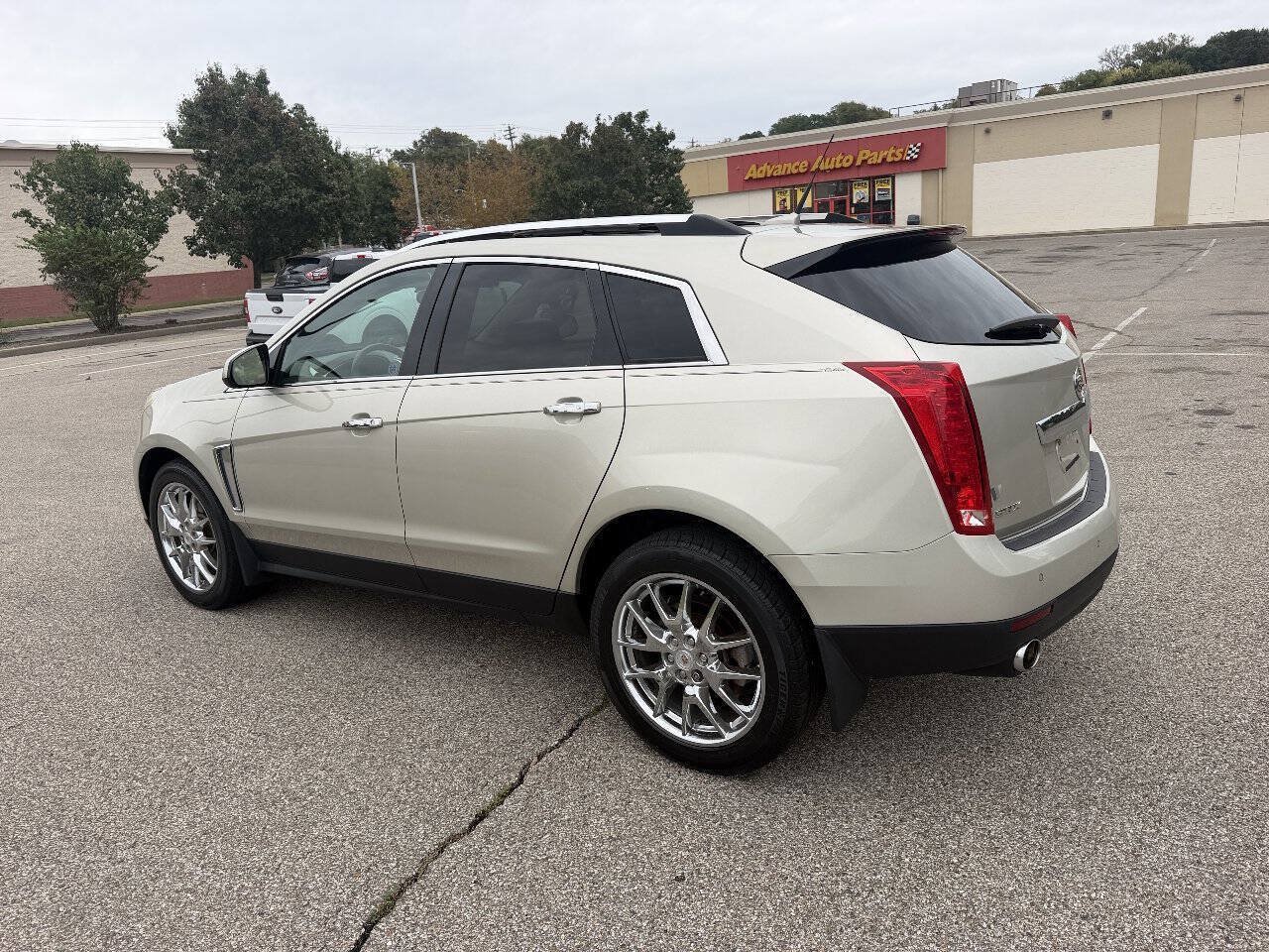 Used 2013 Cadillac SRX Performance w/ Driver Awareness Package FWD image 2