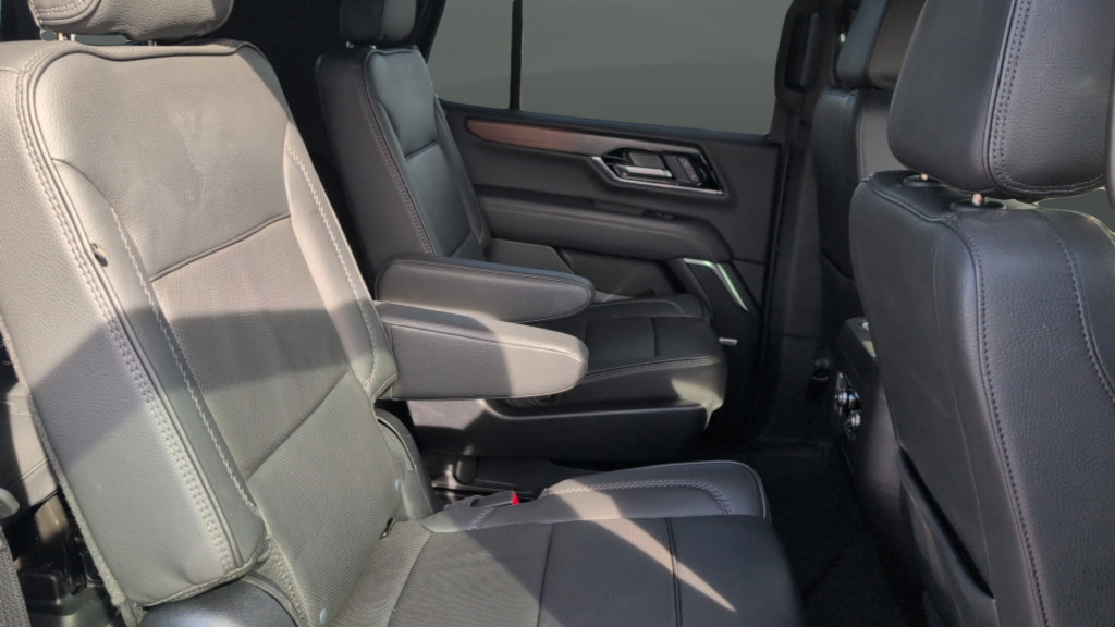 Used 2025 GMC Yukon Denali AWD/4WD image 27
