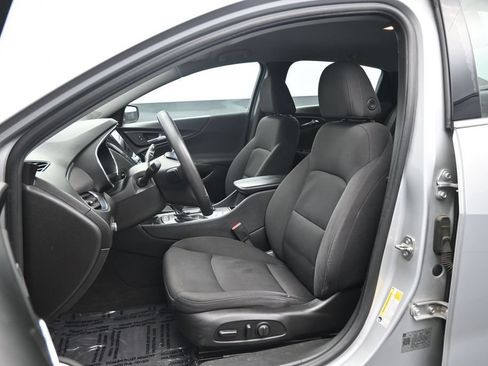 Used 2019 Chevrolet Malibu LT FWD image 16