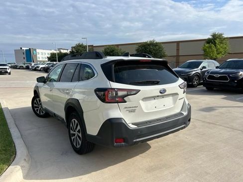 Used 2023 Subaru Outback Premium AWD/4WD image 5