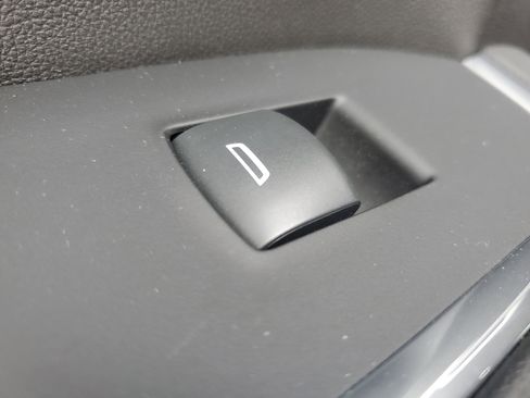 Used 2024 GMC Sierra 1500 SLE image 13