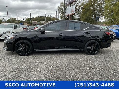 Used 2022 Nissan Sentra SR w/ Midnight Edition image 2