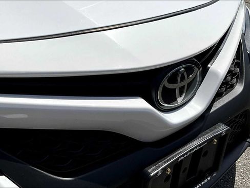 Used 2025 Toyota Camry LE w/ Convenience Package image 28