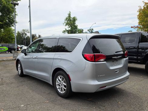 Used 2023 Chrysler Voyager LX FWD image 4