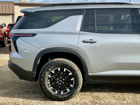 New 2026 Chevrolet Traverse Z71 w/ Enhanced Driving Package image 11