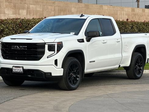 Used 2023 GMC Sierra 1500 Elevation w/ Preferred Package image 8