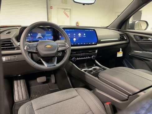 New 2026 Chevrolet Traverse LT w/ Sun and Wheel Package image 28