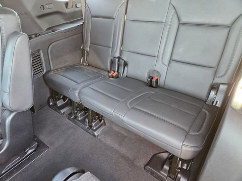 Used 2025 GMC Yukon XL Denali image 32