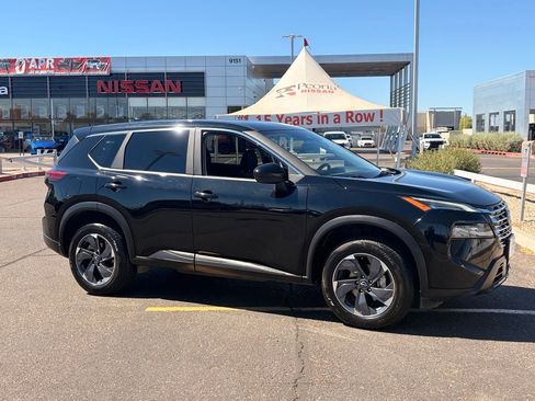 Certified 2025 Nissan Rogue SV FWD image 6