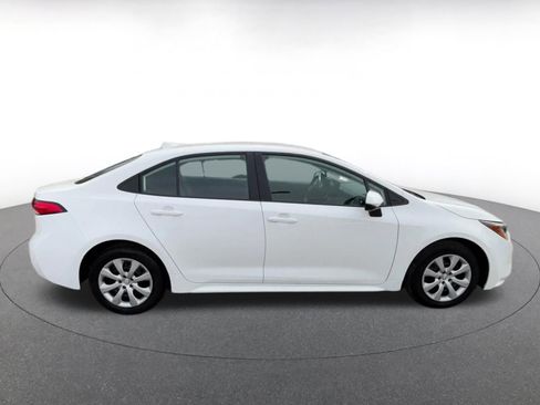 Used 2025 Toyota Corolla LE image 16
