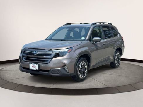 Certified 2025 Subaru Forester Premium AWD/4WD image 2