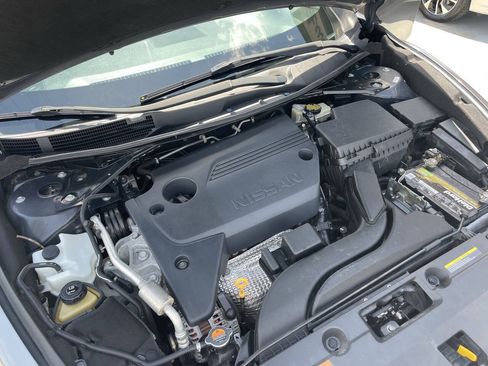 Used 2017 Nissan Altima 2.5 S w/ Power Driver Seat Package FWD image 10