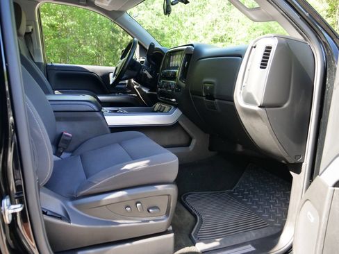 Used 2018 Chevrolet Silverado 1500 LT w/ All Star Edition AWD/4WD image 37