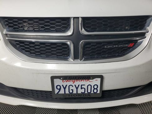 Used 2018 Dodge Grand Caravan SE w/ UConnect Hands-Free Group FWD image 10