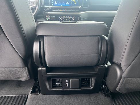 Used 2025 Chevrolet Silverado 1500 LT image 18