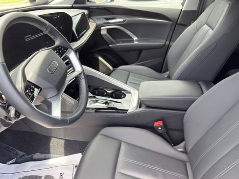 Used 2025 Audi Q5 Premium w/ Convenience Package AWD/4WD image 10