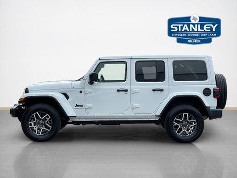 Certified 2025 Jeep Wrangler Unlimited Sahara AWD/4WD image 4