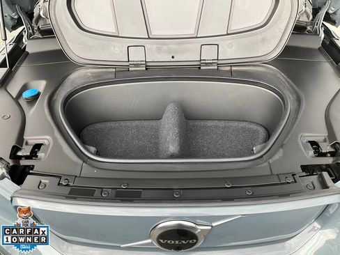 Used 2022 Volvo XC40 P8 Recharge Plus AWD/4WD image 12